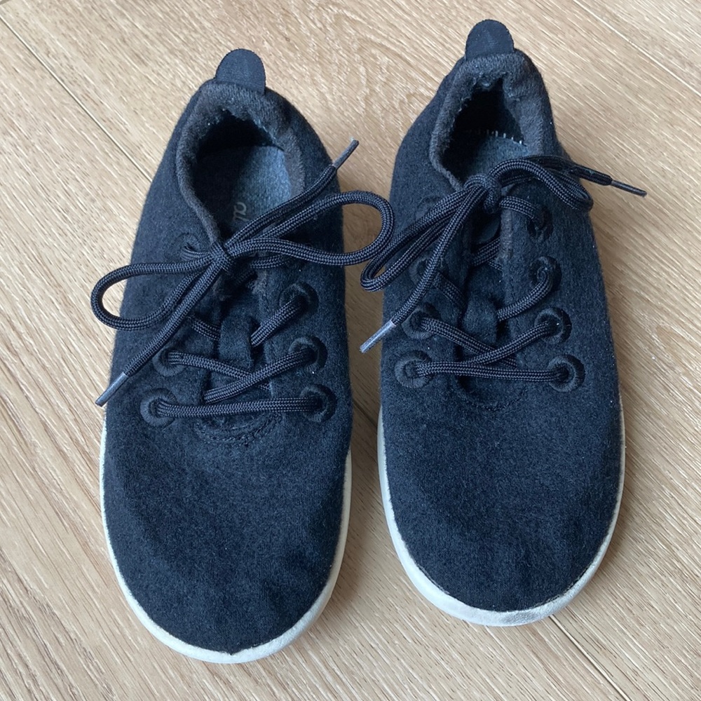 Kids Allbirds size Y1